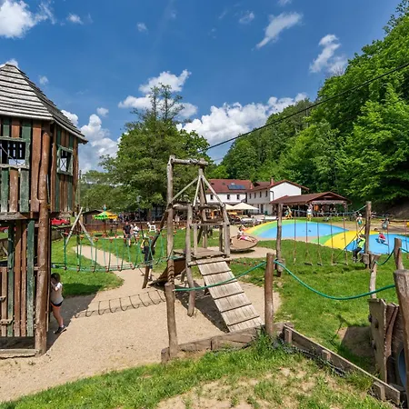 Guest house Zrcadlova Koza 3*