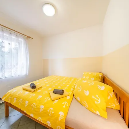 Zrcadlova Koza 3*
